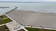 Drónfelvételen a Balaton partszakasza Siófoknál 2026. október 8-án