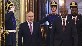 الرئيس الروسي بوتين ورئيس مجلس السيادة السوداني البرهان يتوجهان لإجراء محادثات على هامش القمة الروسية الأفريقية بقصر الكرملين في موسكو، الجمعة 30 أكتوبر 2026.