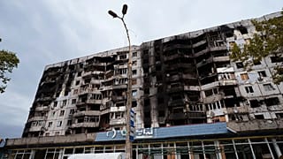 ساختمان آسیب‌دیده از حملات روسیه در جریان آتش‌بس محلی مرتبط با ماموریت کمک‌های انسانی در اولشکی در خرسون اوکراین، پنجشنبه ۲۹ اکتبر ۲۰۲۶ دیده می‌شود.
